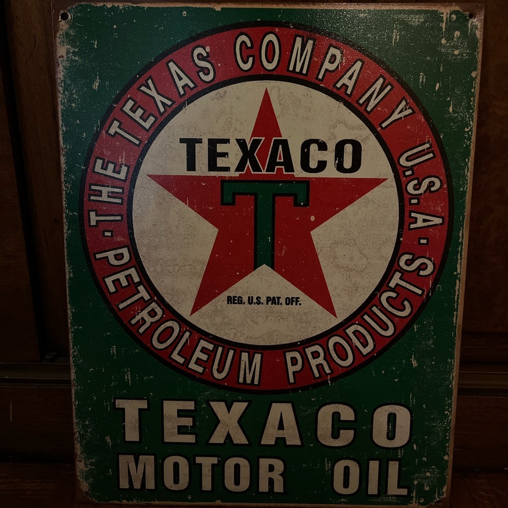 Licensed Texaco metal sign. Trademarks property of Chevron